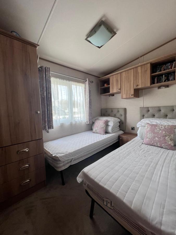 Norfolk Caravan Staycation Pet Friendly Belton with Browston Eksteriør billede