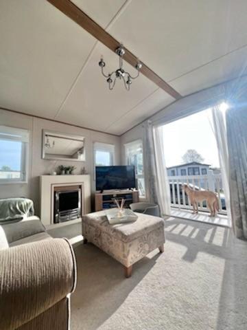 Norfolk Caravan Staycation Pet Friendly Belton with Browston Eksteriør billede