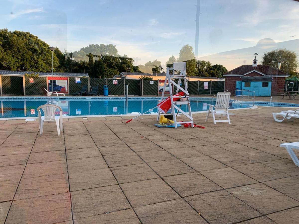 Norfolk Caravan Staycation Pet Friendly Belton with Browston Eksteriør billede