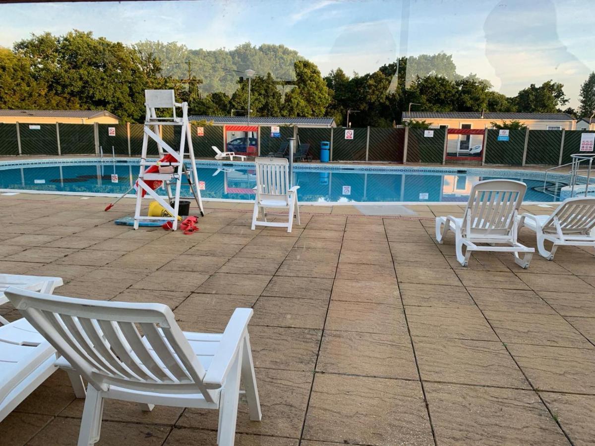 Norfolk Caravan Staycation Pet Friendly Belton with Browston Eksteriør billede